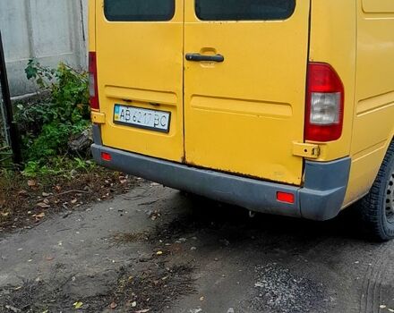 Желтый Мерседес Sprinter, объемом двигателя 2.1 л и пробегом 544 тыс. км за 5800 $, фото 3 на Automoto.ua