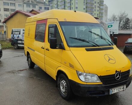 Желтый Мерседес Sprinter, объемом двигателя 2.1 л и пробегом 464 тыс. км за 7500 $, фото 2 на Automoto.ua