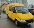 Желтый Мерседес Sprinter, объемом двигателя 2.1 л и пробегом 464 тыс. км за 7500 $, фото 2 на Automoto.ua
