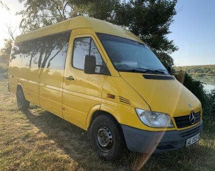 Желтый Мерседес Sprinter, объемом двигателя 2.2 л и пробегом 500 тыс. км за 8000 $, фото 1 на Automoto.ua