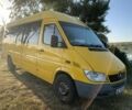 Желтый Мерседес Sprinter, объемом двигателя 2.2 л и пробегом 500 тыс. км за 8000 $, фото 1 на Automoto.ua