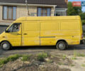 Желтый Мерседес Sprinter, объемом двигателя 2.2 л и пробегом 297 тыс. км за 7600 $, фото 2 на Automoto.ua