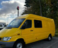 Желтый Мерседес Sprinter, объемом двигателя 2.15 л и пробегом 500 тыс. км за 9500 $, фото 2 на Automoto.ua