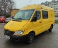 Желтый Мерседес Sprinter, объемом двигателя 2.1 л и пробегом 464 тыс. км за 7500 $, фото 1 на Automoto.ua