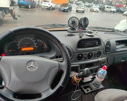 Желтый Мерседес Sprinter, объемом двигателя 2.1 л и пробегом 464 тыс. км за 7500 $, фото 16 на Automoto.ua