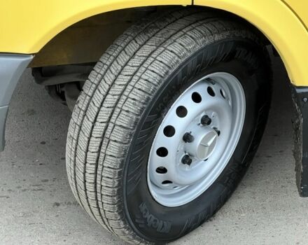 Желтый Мерседес Sprinter, объемом двигателя 2.7 л и пробегом 370 тыс. км за 10700 $, фото 21 на Automoto.ua