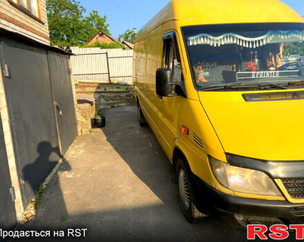 Желтый Мерседес Sprinter, объемом двигателя 2.2 л и пробегом 297 тыс. км за 8450 $, фото 5 на Automoto.ua