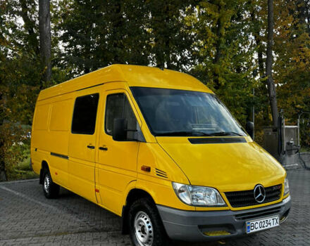 Желтый Мерседес Sprinter, объемом двигателя 2.15 л и пробегом 500 тыс. км за 9500 $, фото 7 на Automoto.ua