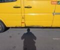 Желтый Мерседес Sprinter, объемом двигателя 2.15 л и пробегом 375 тыс. км за 6100 $, фото 5 на Automoto.ua