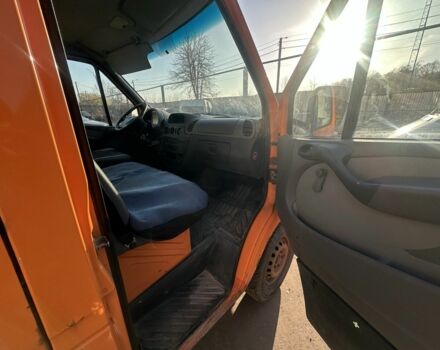 Желтый Мерседес Sprinter, объемом двигателя 2.2 л и пробегом 350 тыс. км за 4300 $, фото 5 на Automoto.ua