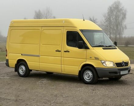 Желтый Мерседес Sprinter, объемом двигателя 2.7 л и пробегом 370 тыс. км за 10700 $, фото 1 на Automoto.ua