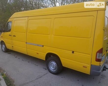 Желтый Мерседес Sprinter, объемом двигателя 2.15 л и пробегом 10 тыс. км за 9990 $, фото 2 на Automoto.ua