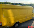 Желтый Мерседес Sprinter, объемом двигателя 2.2 л и пробегом 297 тыс. км за 8450 $, фото 3 на Automoto.ua