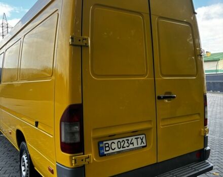 Желтый Мерседес Sprinter, объемом двигателя 2.1 л и пробегом 500 тыс. км за 9500 $, фото 2 на Automoto.ua
