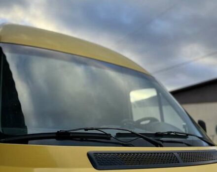 Желтый Мерседес Sprinter, объемом двигателя 2.15 л и пробегом 400 тыс. км за 8200 $, фото 3 на Automoto.ua