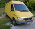 Желтый Мерседес Sprinter, объемом двигателя 2.15 л и пробегом 338 тыс. км за 7500 $, фото 7 на Automoto.ua