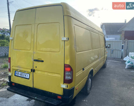Желтый Мерседес Sprinter, объемом двигателя 2.2 л и пробегом 297 тыс. км за 7600 $, фото 8 на Automoto.ua
