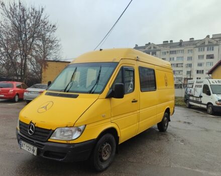 Желтый Мерседес Sprinter, объемом двигателя 2.1 л и пробегом 464 тыс. км за 7500 $, фото 1 на Automoto.ua