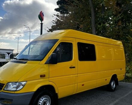 Желтый Мерседес Sprinter, объемом двигателя 2.1 л и пробегом 500 тыс. км за 9500 $, фото 1 на Automoto.ua