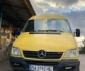 Желтый Мерседес Sprinter, объемом двигателя 2.15 л и пробегом 400 тыс. км за 8200 $, фото 2 на Automoto.ua