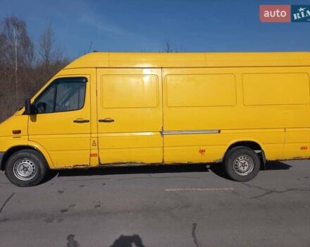 Желтый Мерседес Sprinter, объемом двигателя 2.15 л и пробегом 375 тыс. км за 6100 $, фото 6 на Automoto.ua