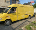 Желтый Мерседес Sprinter, объемом двигателя 2.2 л и пробегом 297 тыс. км за 7600 $, фото 1 на Automoto.ua