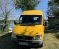 Желтый Мерседес Sprinter, объемом двигателя 2.2 л и пробегом 500 тыс. км за 8000 $, фото 1 на Automoto.ua