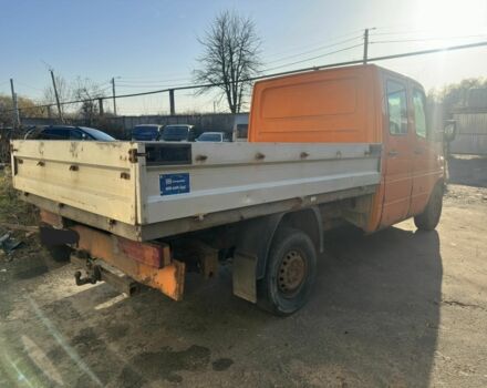 Желтый Мерседес Sprinter, объемом двигателя 2.2 л и пробегом 350 тыс. км за 4300 $, фото 2 на Automoto.ua