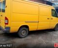 Желтый Мерседес Sprinter, объемом двигателя 2.1 л и пробегом 544 тыс. км за 5800 $, фото 5 на Automoto.ua