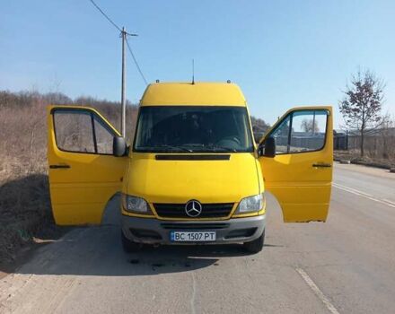 Желтый Мерседес Sprinter, объемом двигателя 2.15 л и пробегом 375 тыс. км за 6500 $, фото 8 на Automoto.ua