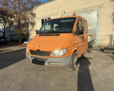 Желтый Мерседес Sprinter, объемом двигателя 2.2 л и пробегом 350 тыс. км за 4300 $, фото 1 на Automoto.ua