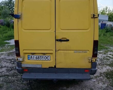 Желтый Мерседес Sprinter, объемом двигателя 2.15 л и пробегом 338 тыс. км за 7500 $, фото 2 на Automoto.ua