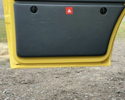 Желтый Мерседес Sprinter, объемом двигателя 2.7 л и пробегом 370 тыс. км за 10700 $, фото 17 на Automoto.ua