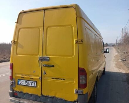 Желтый Мерседес Sprinter, объемом двигателя 2.15 л и пробегом 375 тыс. км за 6500 $, фото 3 на Automoto.ua