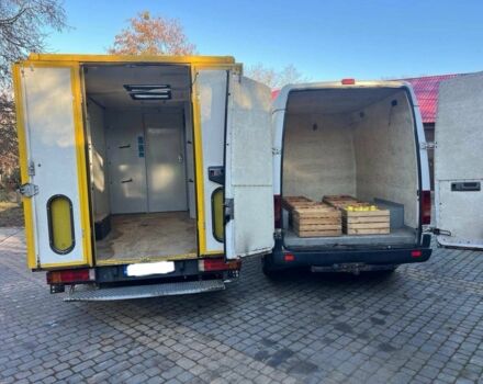 Желтый Мерседес Sprinter, объемом двигателя 0 л и пробегом 300 тыс. км за 3100 $, фото 3 на Automoto.ua