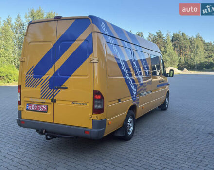 Желтый Мерседес Sprinter, объемом двигателя 2.7 л и пробегом 400 тыс. км за 18200 $, фото 7 на Automoto.ua