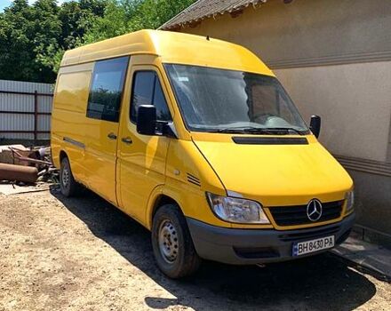 Желтый Мерседес Sprinter, объемом двигателя 2.1 л и пробегом 200 тыс. км за 7800 $, фото 2 на Automoto.ua