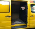 Желтый Мерседес Sprinter, объемом двигателя 2.2 л и пробегом 335 тыс. км за 12300 $, фото 23 на Automoto.ua