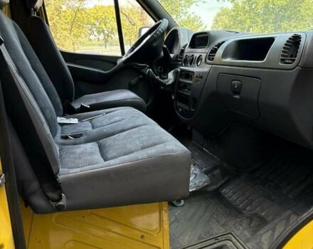 Желтый Мерседес Sprinter, объемом двигателя 2.5 л и пробегом 836 тыс. км за 9000 $, фото 5 на Automoto.ua
