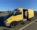 Желтый Мерседес Sprinter, объемом двигателя 2.69 л и пробегом 580 тыс. км за 7400 $, фото 1 на Automoto.ua