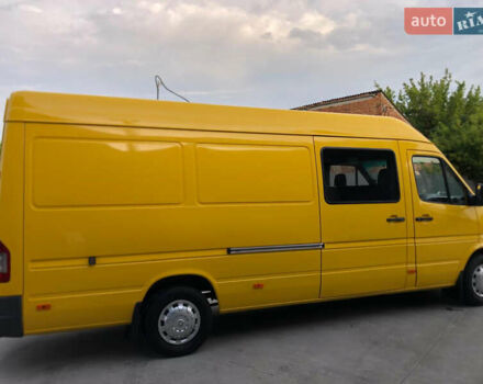 Желтый Мерседес Sprinter, объемом двигателя 2.2 л и пробегом 335 тыс. км за 12300 $, фото 9 на Automoto.ua