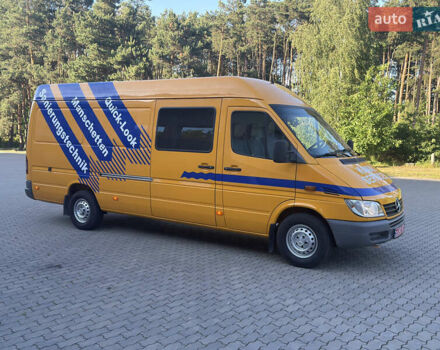 Желтый Мерседес Sprinter, объемом двигателя 2.7 л и пробегом 400 тыс. км за 18200 $, фото 10 на Automoto.ua