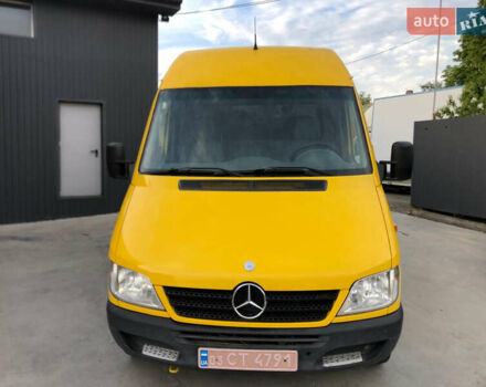Желтый Мерседес Sprinter, объемом двигателя 2.2 л и пробегом 335 тыс. км за 12300 $, фото 8 на Automoto.ua