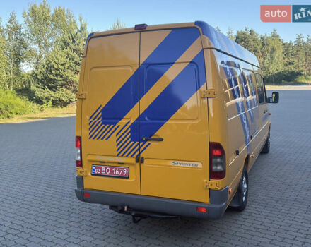 Желтый Мерседес Sprinter, объемом двигателя 2.7 л и пробегом 400 тыс. км за 18200 $, фото 18 на Automoto.ua