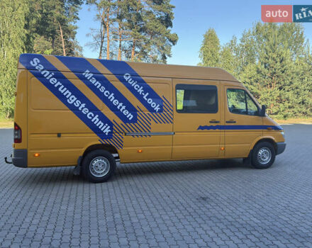 Желтый Мерседес Sprinter, объемом двигателя 2.7 л и пробегом 400 тыс. км за 18200 $, фото 9 на Automoto.ua