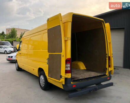 Желтый Мерседес Sprinter, объемом двигателя 2.2 л и пробегом 335 тыс. км за 12300 $, фото 30 на Automoto.ua