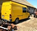 Желтый Мерседес Sprinter, объемом двигателя 2.1 л и пробегом 200 тыс. км за 7800 $, фото 3 на Automoto.ua