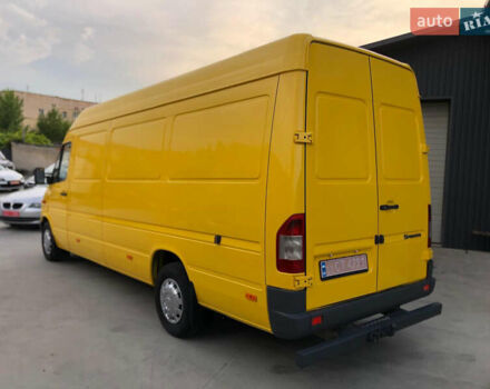 Желтый Мерседес Sprinter, объемом двигателя 2.2 л и пробегом 335 тыс. км за 12300 $, фото 10 на Automoto.ua