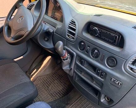 Желтый Мерседес Sprinter, объемом двигателя 2.1 л и пробегом 200 тыс. км за 7800 $, фото 4 на Automoto.ua