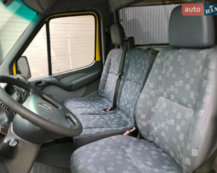 Желтый Мерседес Sprinter, объемом двигателя 2.2 л и пробегом 335 тыс. км за 12300 $, фото 15 на Automoto.ua